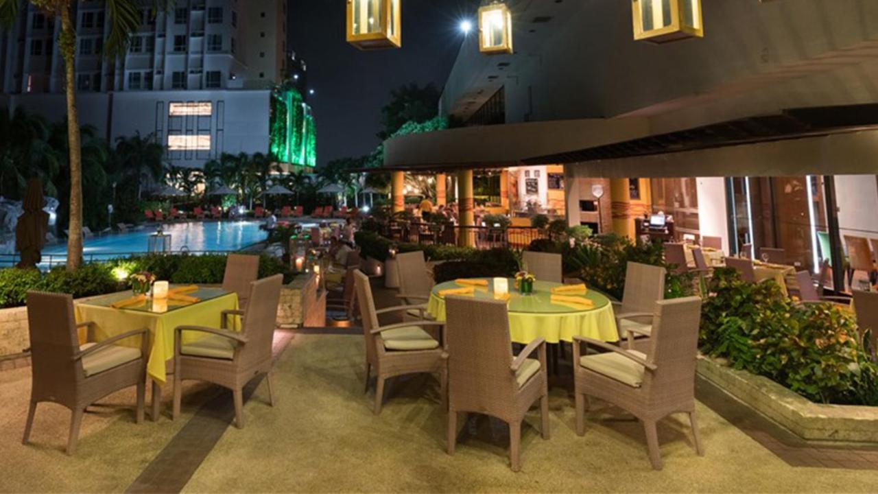 Marco Polo Plaza Cebu Hotel Екстериор снимка The Pool Bar