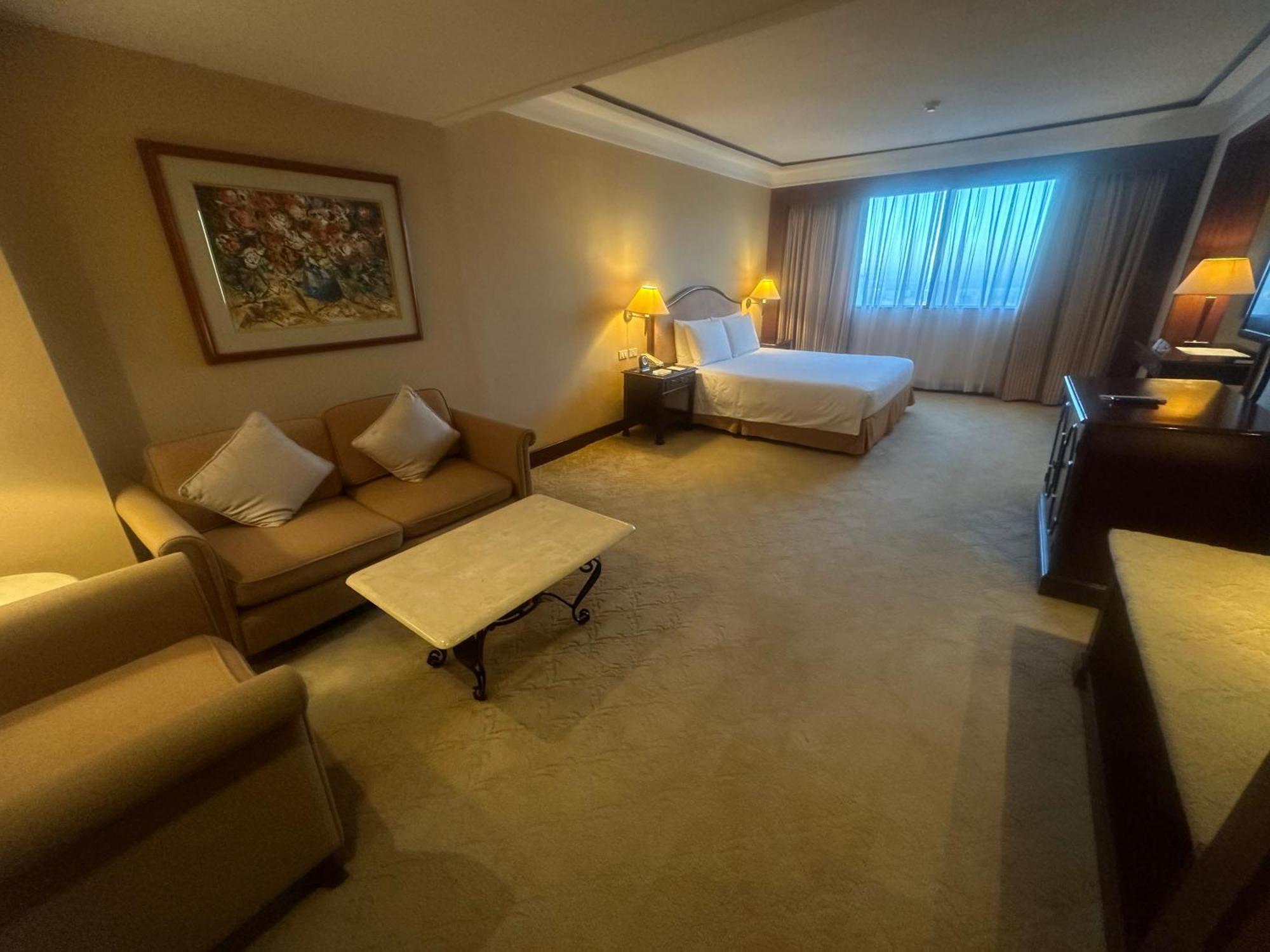 Marco Polo Plaza Cebu Hotel Екстериор снимка A suite at the hotel