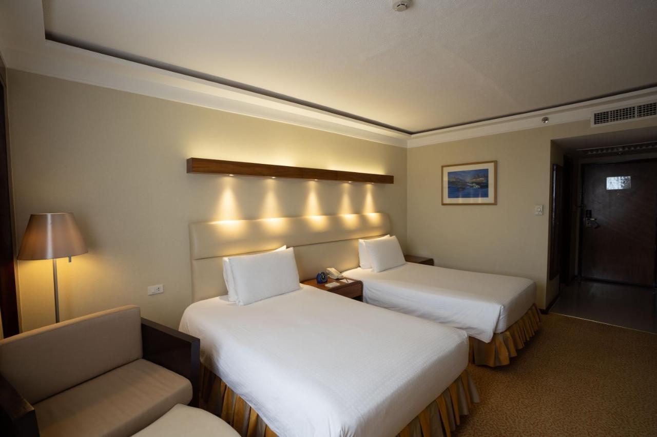 Marco Polo Plaza Cebu Hotel Екстериор снимка A room at the hotel