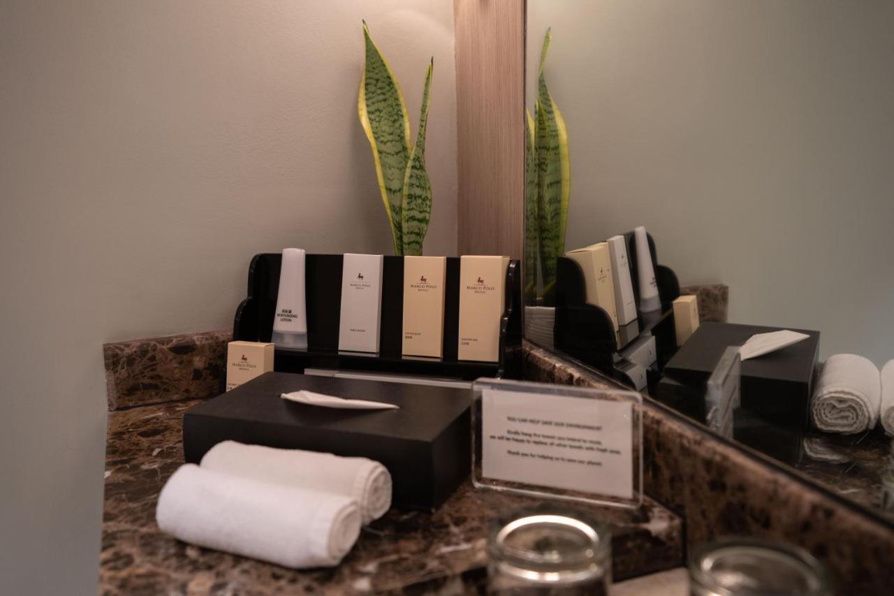 Marco Polo Plaza Cebu Hotel Екстериор снимка Amenities in a hotel bathroom